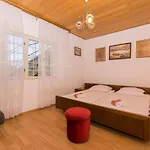 Amalija Apartment *
