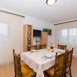 Amalija Apartment *