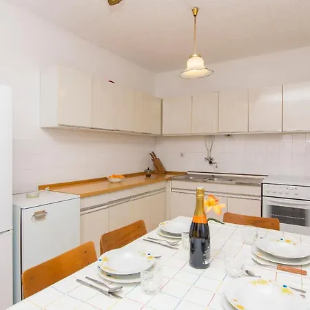 Διαμέρισμα Amalija *